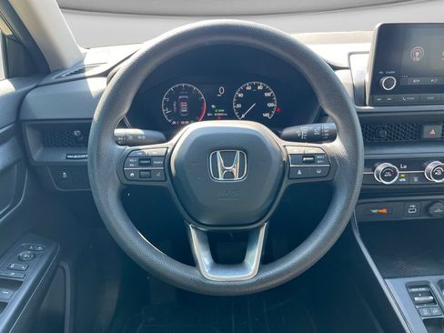 Used 2025 Honda CR-V LX image 15