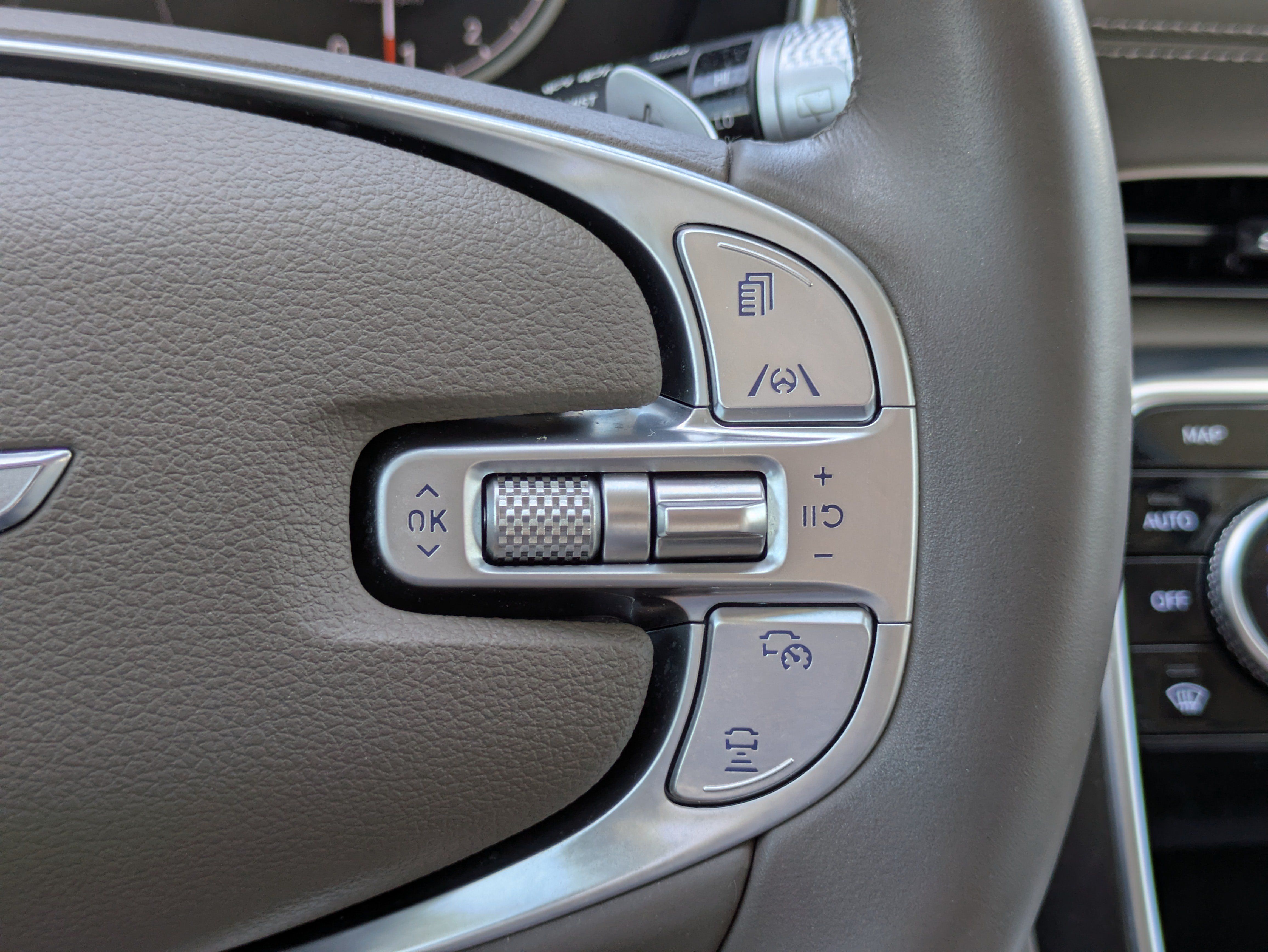 Used 2024 Genesis GV80 2.5T AWD/4WD image 25