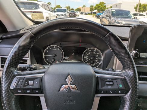 Used 2024 Mitsubishi Outlander SE Black Edition AWD/4WD image 26