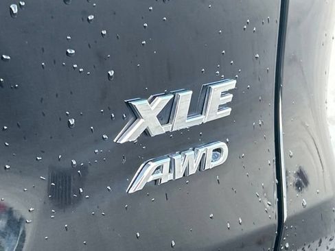 Used 2025 Toyota RAV4 XLE AWD/4WD image 12