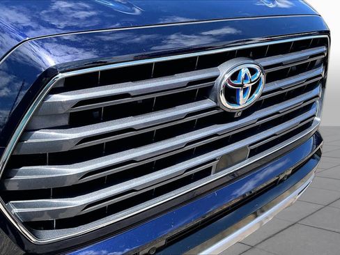 Used 2023 Toyota Sequoia Limited RWD image 30
