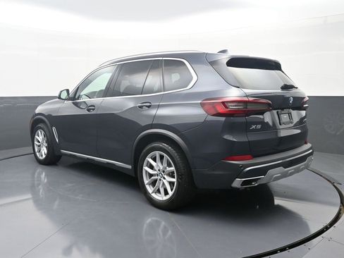 Used 2022 BMW X5 xDrive40i w/ Parking Assistance Package image 5