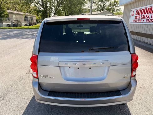 Used 2018 Dodge Grand Caravan SXT FWD image 6