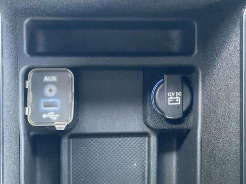 Used 2014 Chrysler 300 AWD w/ Driver Convenience Group image 29