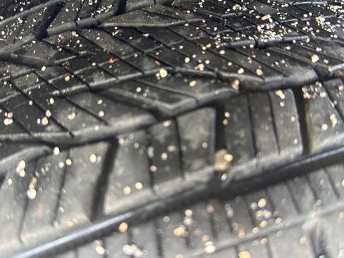 Used 2024 Chevrolet Suburban LT w/ Luxury Package image 11