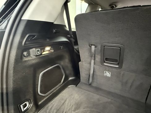 Used 2022 Jeep Grand Cherokee L Limited w/ Black Appearance Package image 13