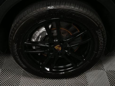 Used 2023 Porsche Cayenne Coupe w/ Premium Package image 40