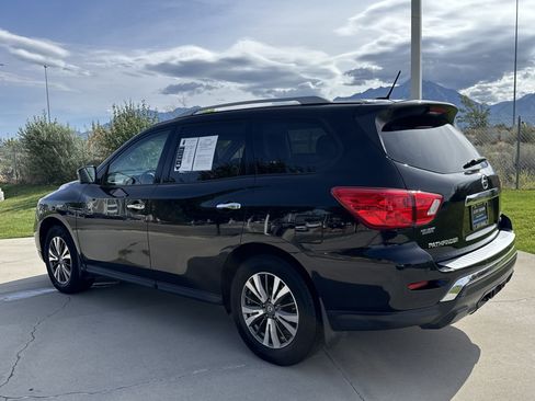 Used 2017 Nissan Pathfinder SL w/ SL Tech Package AWD/4WD image 3