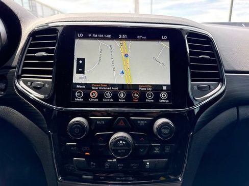 Used 2022 Jeep Grand Cherokee Laredo X AWD/4WD image 15