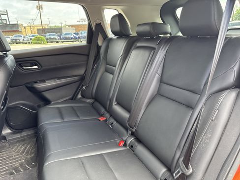 Used 2022 Nissan Rogue SL FWD image 11