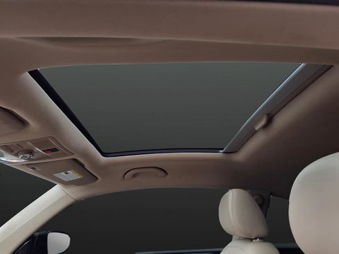 Used 2018 Volkswagen Beetle 2.0T SE w/ SE Premium Package image 44