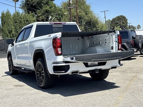 Used 2024 GMC Sierra 1500 Elevation w/ Preferred Package AWD/4WD image 7