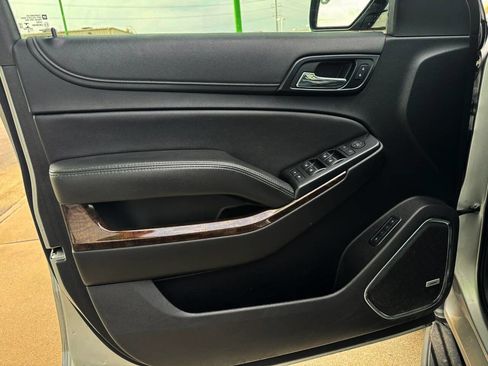 Used 2019 Chevrolet Suburban LT image 26