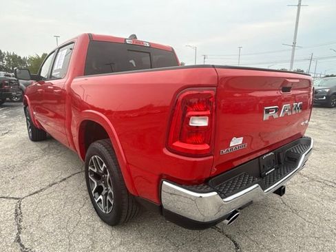 Used 2025 RAM 1500 Laramie AWD/4WD image 3