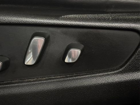 Used 2017 Cadillac XT5 Luxury w/ Driver Awareness Package image 25