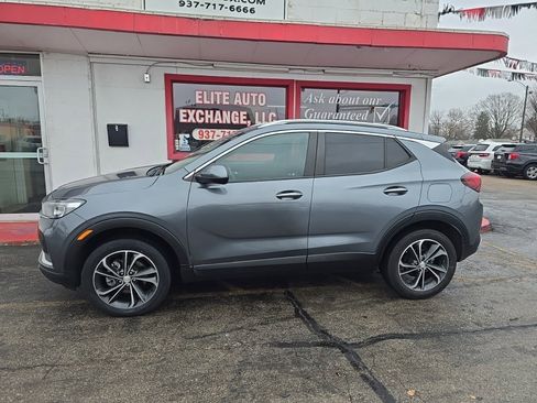 Used 2021 Buick Encore GX Select image 2