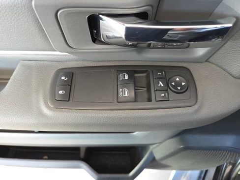Used 2015 RAM 1500 Classic SLT w/ Luxury Group AWD/4WD image 38