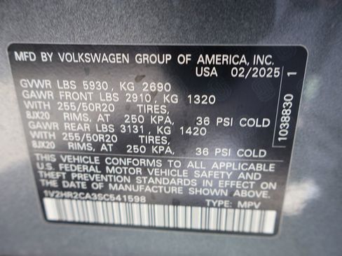 Used 2025 Volkswagen Atlas SE AWD/4WD image 40