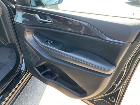 Used 2023 Jeep Grand Cherokee L Altitude image 13