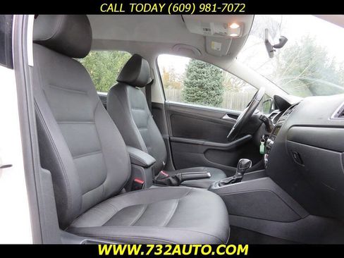 Used 2011 Volkswagen Jetta SE image 7