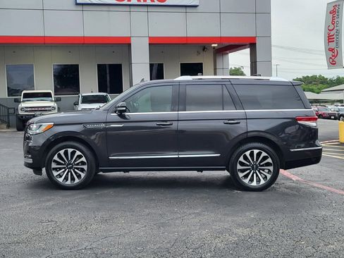 Used 2024 Lincoln Navigator Reserve AWD/4WD image 7