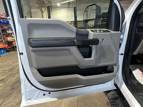 Used 2022 Ford F350 XL w/ Power Equipment Group AWD/4WD image 10