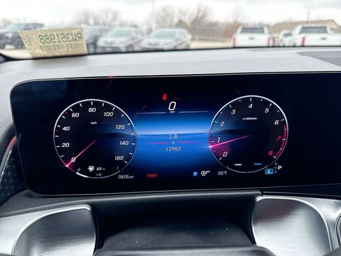 Used 2024 Mercedes-Benz GLB 250 image 10