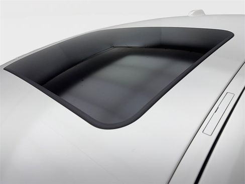 Used 2025 BMW 330i xDrive Sedan w/ Premium Package image 25