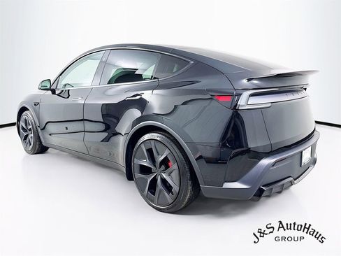 Used 2026 Tesla Model Y Performance image 5