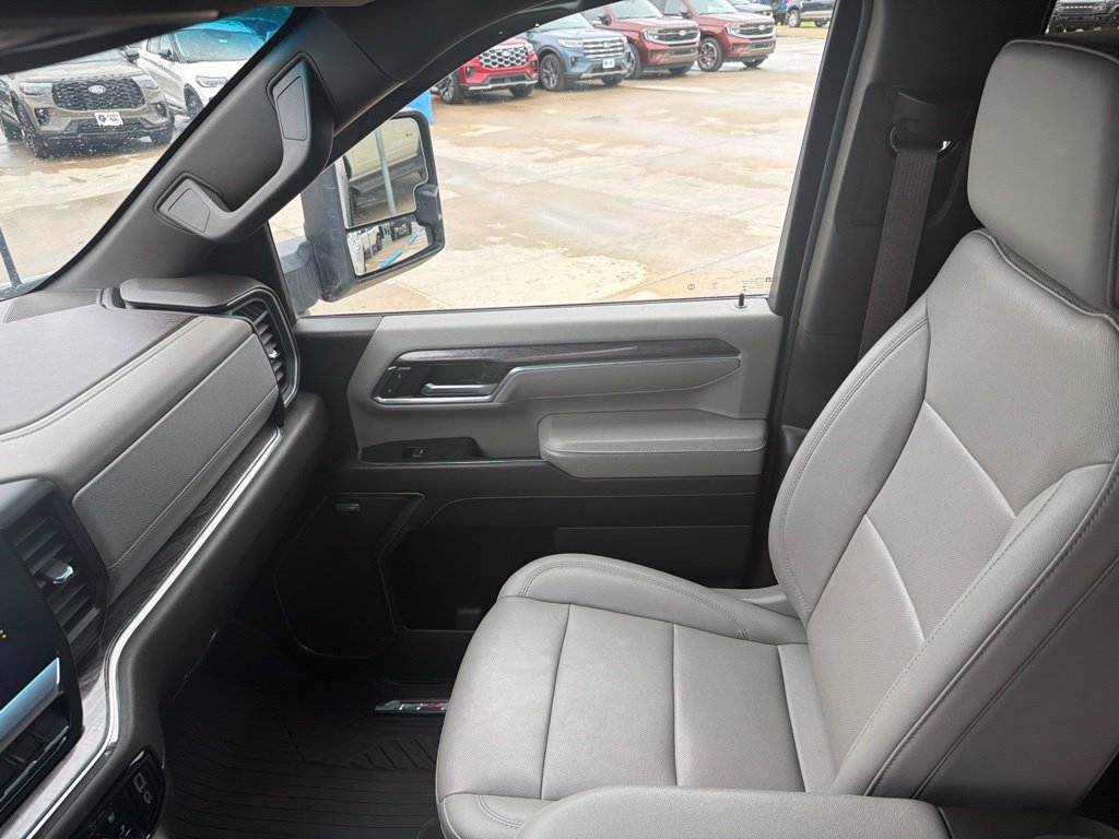 Used 2024 Chevrolet Silverado 2500 LTZ w/ LTZ Plus Package AWD/4WD image 29