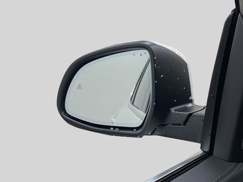 New 2026 BMW X5 xDrive50e w/ Executive Package image 21