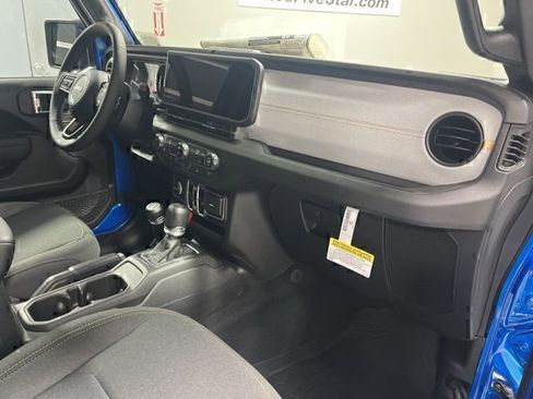 New 2025 Jeep Gladiator Sport image 19