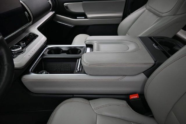 Certified 2025 Ford Expedition Active AWD/4WD image 27