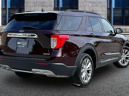 Used 2022 Ford Explorer XLT w/ Equipment Group 202A AWD/4WD image 11