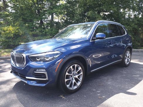 Used 2021 BMW X5 xDrive40i w/ Premium Package AWD/4WD image 3
