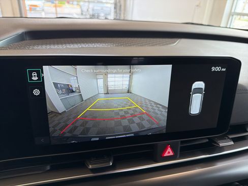 New 2026 Kia Carnival LX FWD image 31