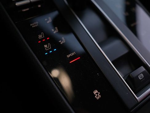 Used 2024 Porsche Macan image 24