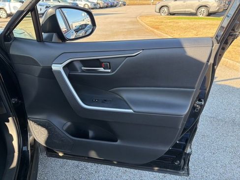 Used 2019 Toyota RAV4 XLE image 8