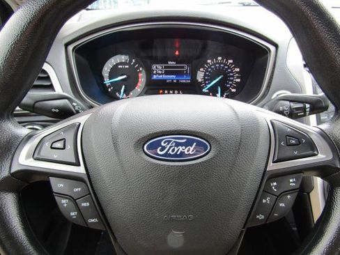 Used 2018 Ford Fusion SE image 20