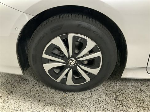 Used 2019 Toyota Prius Prime Advanced image 8