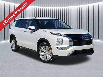 New 2026 Mitsubishi Outlander ES