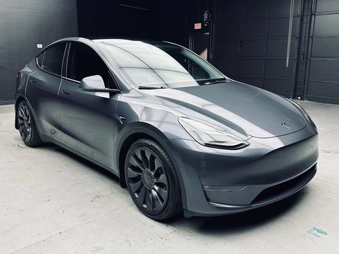 Used 2023 Tesla Model Y Performance AWD/4WD image 9