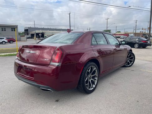 Used 2018 Chrysler 300 Touring w/ Sport Appearance Package image 3