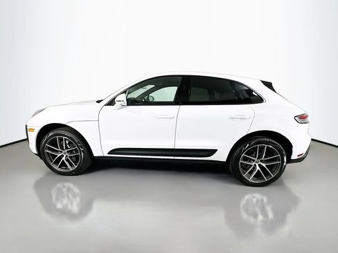 Certified 2026 Porsche Macan AWD/4WD image 2