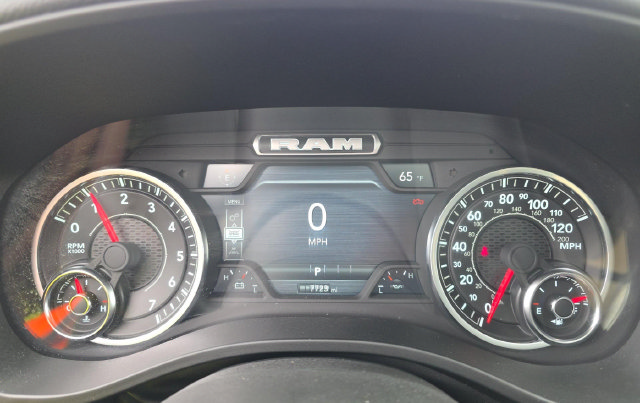 Used 2025 RAM 1500 Big Horn AWD/4WD image 8