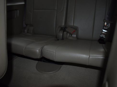 Used 2020 Chevrolet Suburban Premier image 10