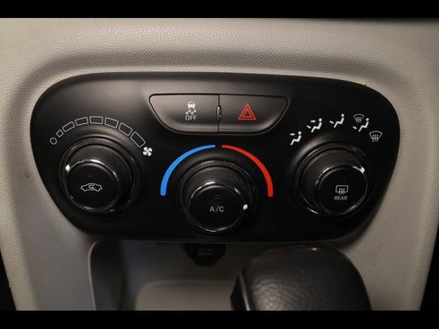 Used 2013 Dodge Dart SXT image 19