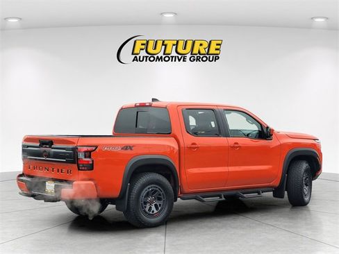 Used 2025 Nissan Frontier PRO-4X w/ Black Accent Package image 4