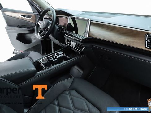 Used 2024 Volkswagen Atlas SE AWD/4WD image 33