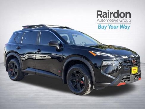 Used 2025 Nissan Rogue SV AWD/4WD image 1